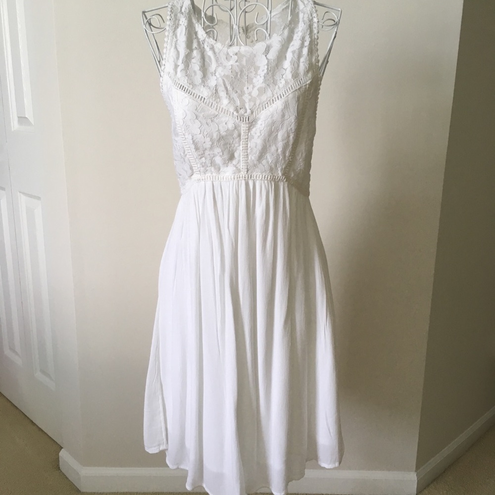 A&F white sleeveless dress with lace detail